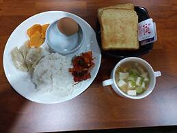 HOTEL 385