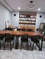 HOTEL 385