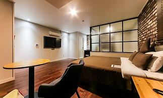 HOTEL 385