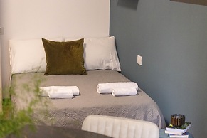 Artistic Vibes Haifa Hub by Sea N' Rent