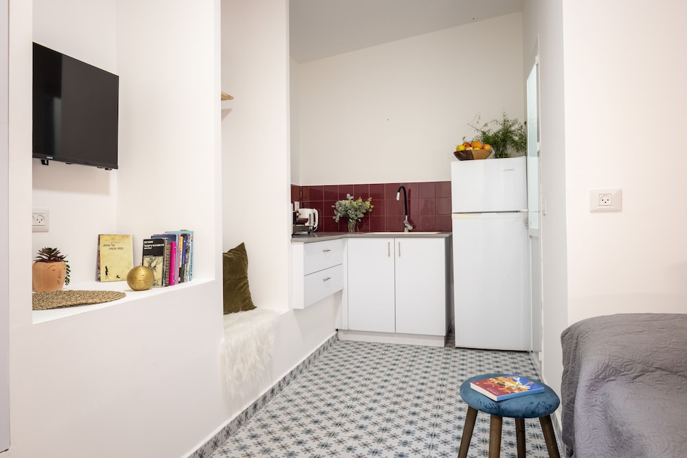 Cozy Charm STU Haifa CTR by Sea N' Rent