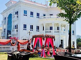 Dream Palace