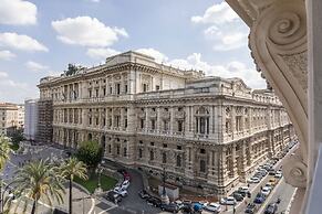 Alla Corte by Hili