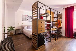 Alla Corte by Hili