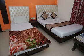 Hotel Aura Deluxe