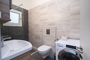 Midtown Apartment by CorfuEscapes