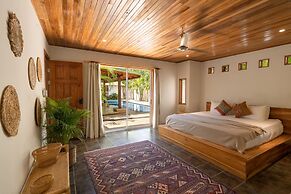 Dream Surf House Avellana