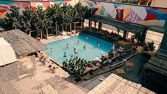 Viajero Huacachina Hostel