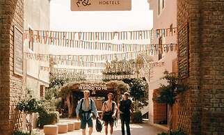 Viajero Huacachina Hostel