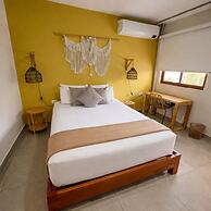 Viajero Huacachina Hostel