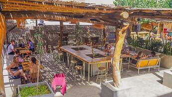 Viajero Huacachina Hostel