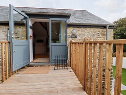Carines Barns - Pol