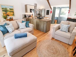 Carines Barns - Pol