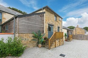 Carines Barns - Pen