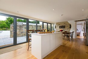 Carines Barns - Wesley Barn