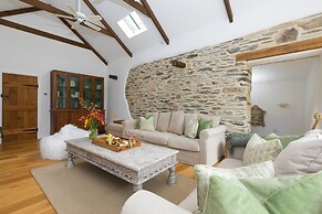 Carines Barns - Wesley Barn