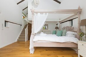 Carines Barns - Wesley Barn