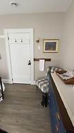 Rocklyn Inn Bed & Breakfast