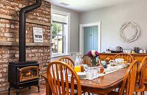 Rocklyn Inn Bed & Breakfast