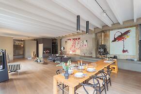 Design Loft With Private Parking