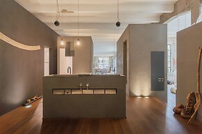 Design Loft With Private Parking