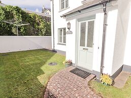 3 Strawberry Close