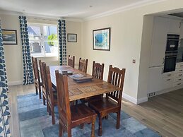 3 Strawberry Close
