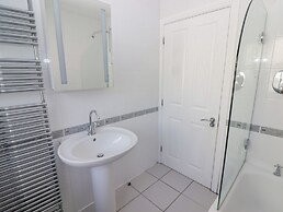 3 Strawberry Close