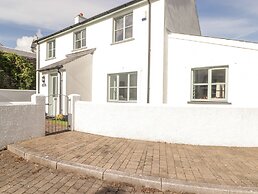 3 Strawberry Close