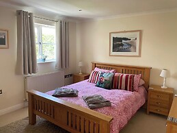 3 Strawberry Close