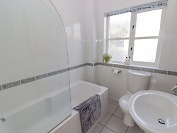 3 Strawberry Close