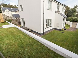 3 Strawberry Close