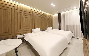 Brown Dot Hotel Sinan