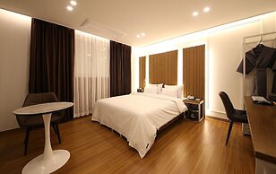 Brown Dot Hotel Sinan