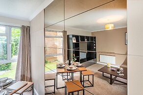 Stunning 2-bed Apartment in Windsor - Free Parking