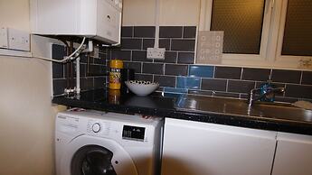 Stay8 Sleeps 6 With Street Parking