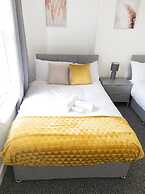 2 bed Townhouse Close to LFC Stadium
