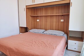 Poolside Escape in Rosolina-beahost