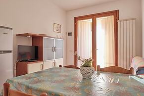 Poolside Escape in Rosolina-beahost