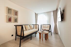 Corridor2407 Hotel