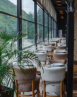 Riva Hill Resort