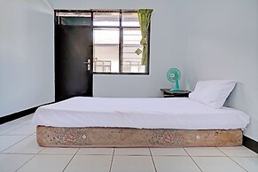 OYO Life 92901 Kost Bu Nur