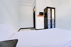 OYO Life 92901 Kost Bu Nur
