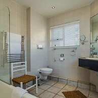 Immaculate Penthouse w Views Splash Pool CBT Penthouse
