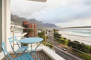 Beautiful Holiday Apartment Overlooking the Beach Modoco