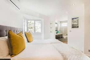 Beautiful Holiday Apartment Overlooking the Beach Modoco