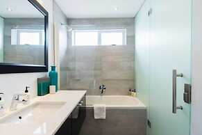 Beautiful Holiday Apartment Overlooking the Beach Modoco