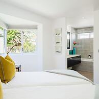 Beautiful Holiday Apartment Overlooking the Beach Modoco
