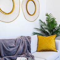 Beautiful Holiday Apartment Overlooking the Beach Modoco