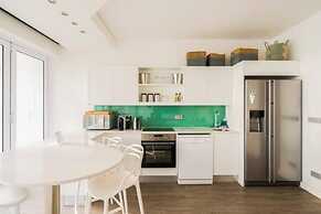 Beautiful Holiday Apartment Overlooking the Beach Modoco